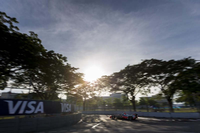Mahindra-Car-Sunrise-Putrajaya-Trees