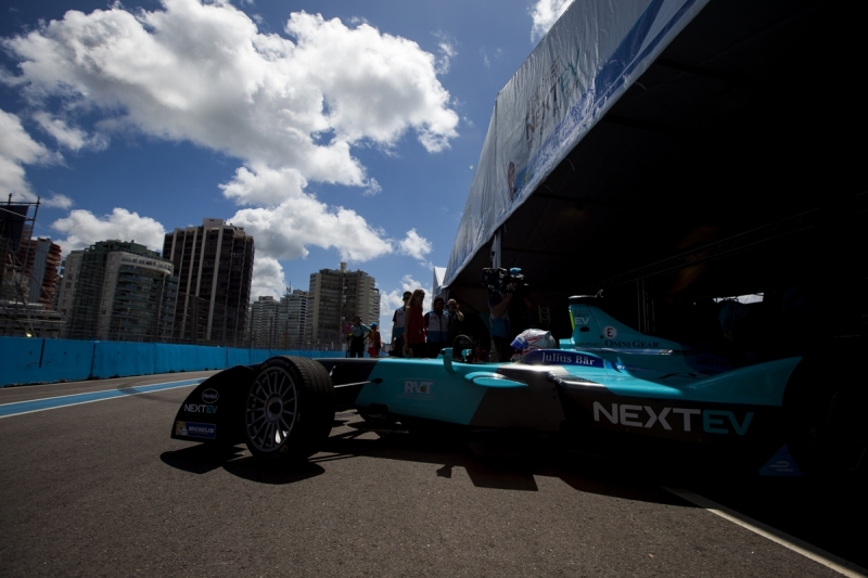 Dasheng Zhang im Test gemeinsam mit Nelson Piquet jr.