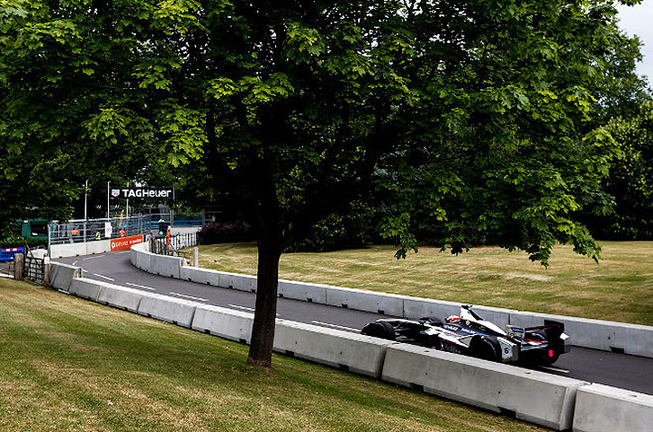ePrix von London zweiter Lauf, Pole Position für S. Sarrazin