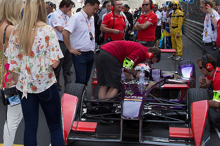Nick Heidfeld in der Startaufstellung zum ePrix von Monaco