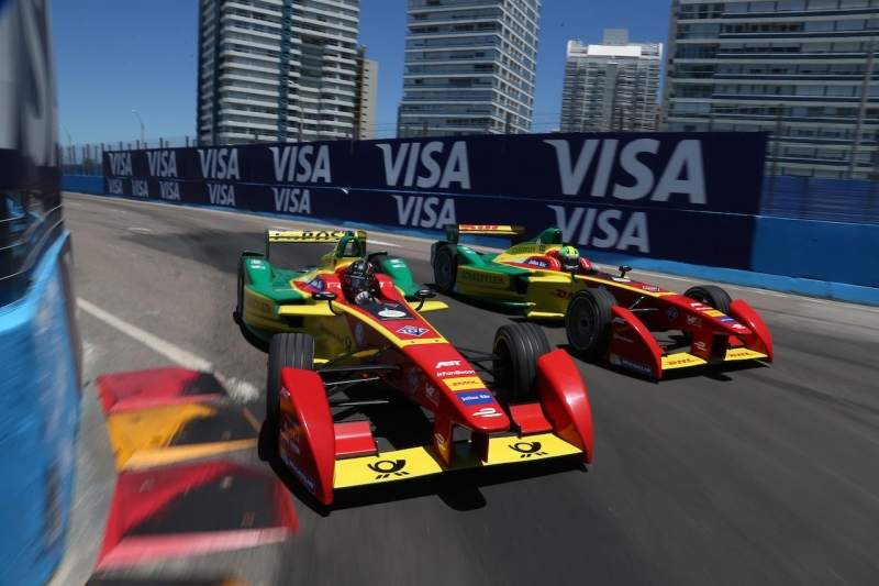 Danie-Abt-und-Lucas-di-Grassi-gemeinsam-im-Abt-Schaeffler-FE-01