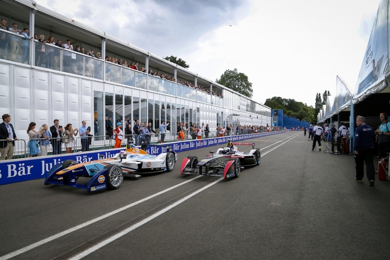 Pitlane-in-London-Cars