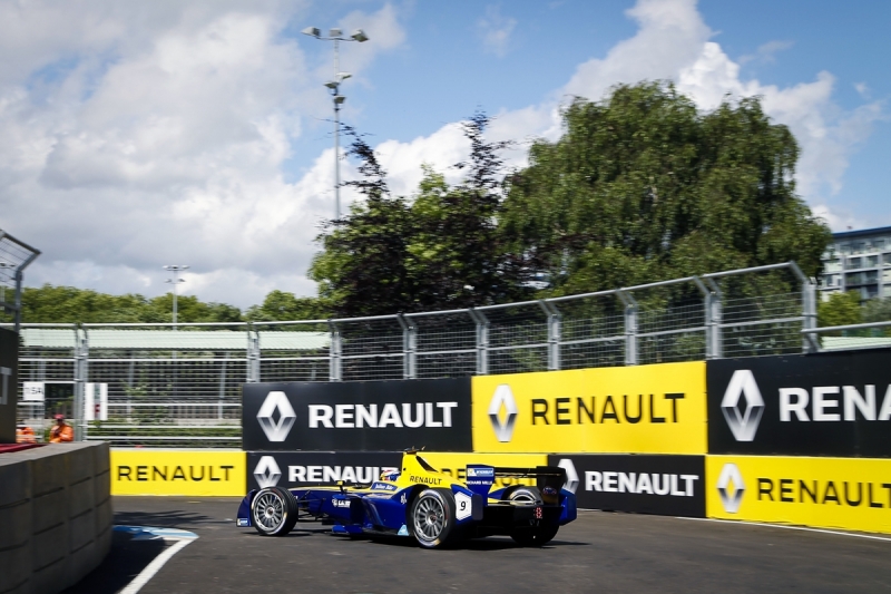 Sebastien-Buemi-at-London-ePrix-Saturday