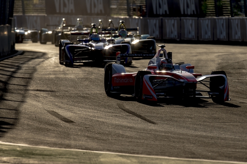 Nick-Heidfeld-leading-the-pack-in-Formula-E-Marrakesh-ePrix