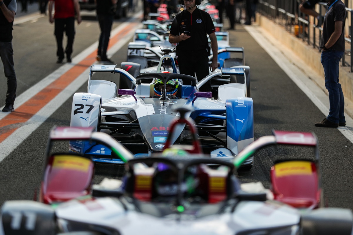 pitlane-valencia
