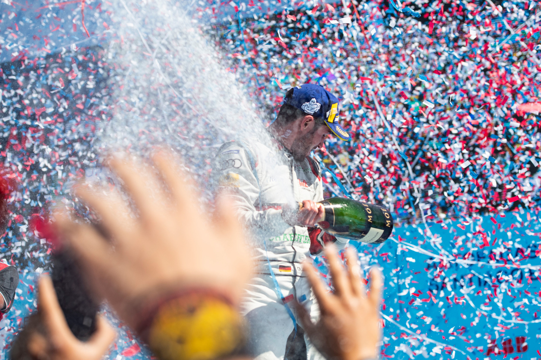 Daniel-Abt-Champagne-Podium-Santiago
