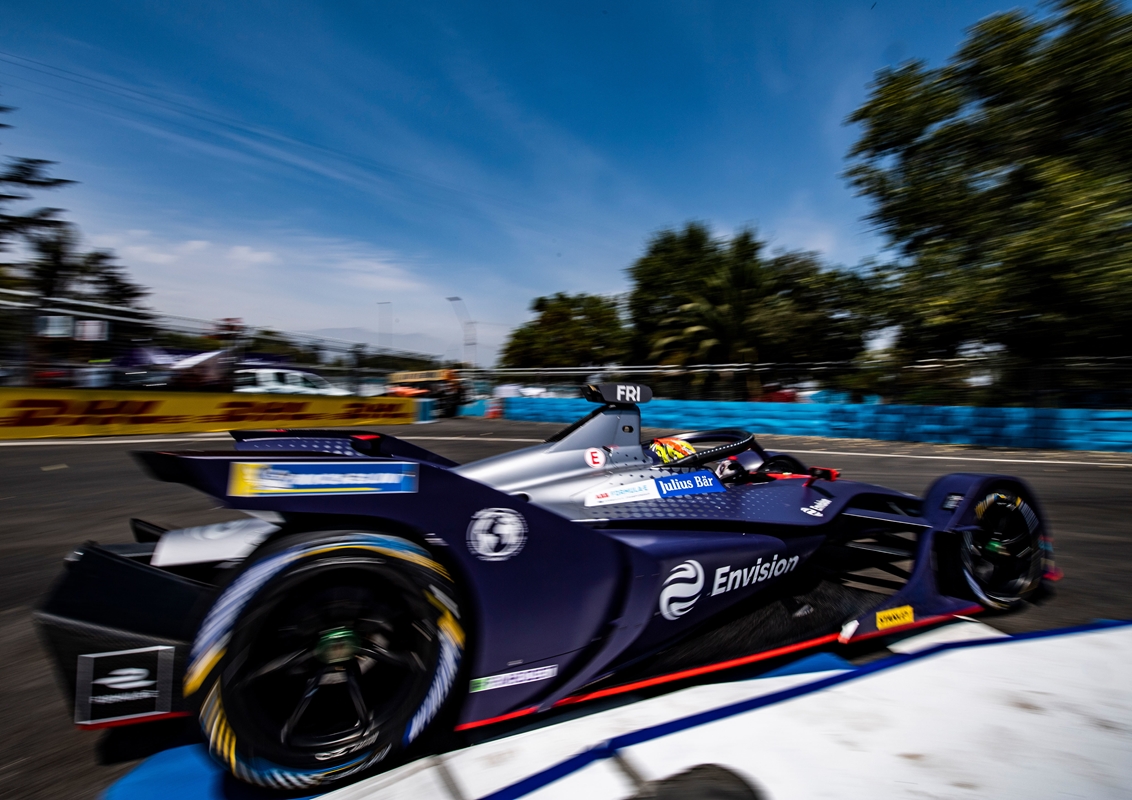 Frijns-Dynamic-Shot-Santiago