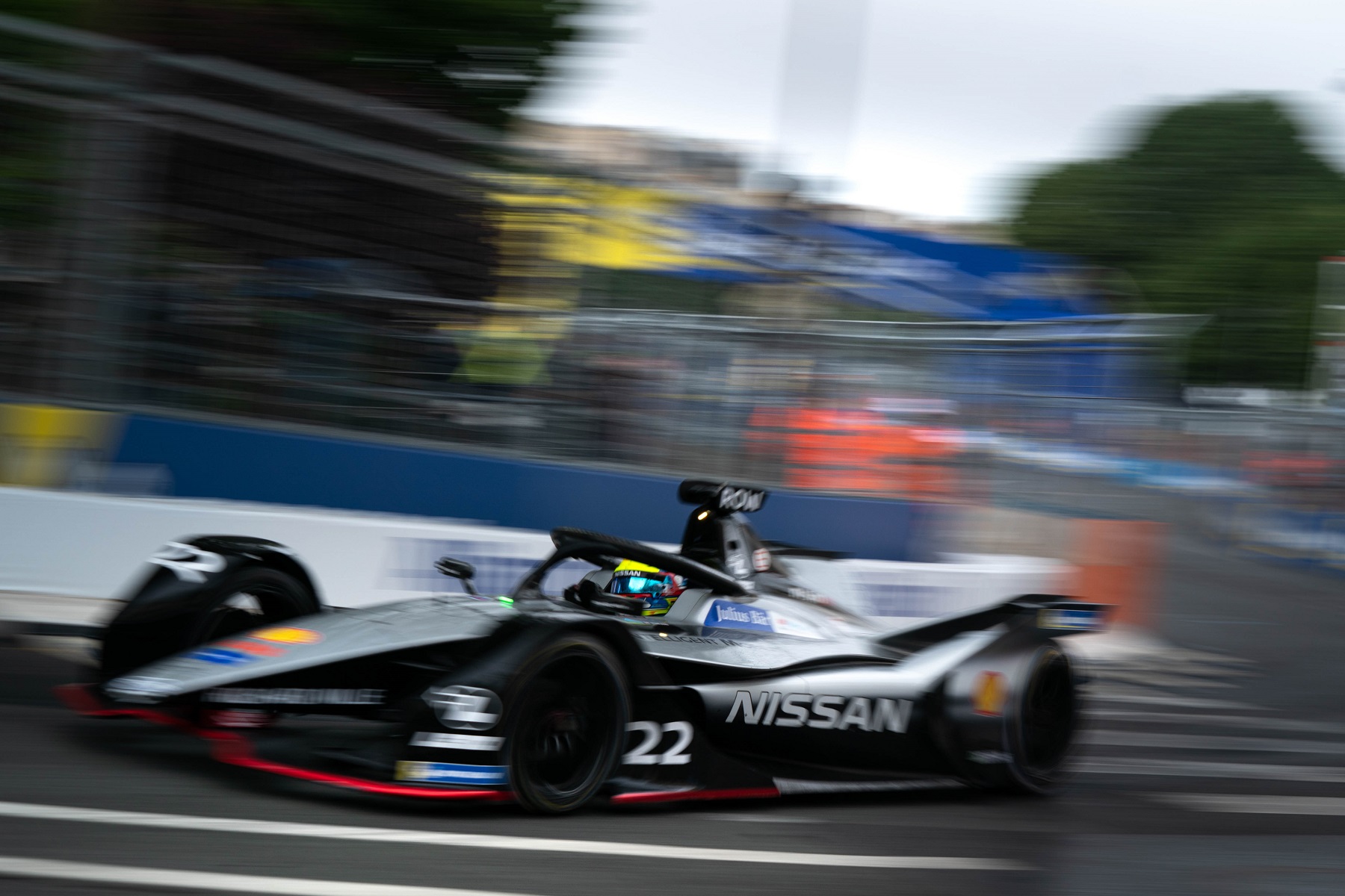 Oliver-Rowland-Nissan-e.dams-Paris-blur