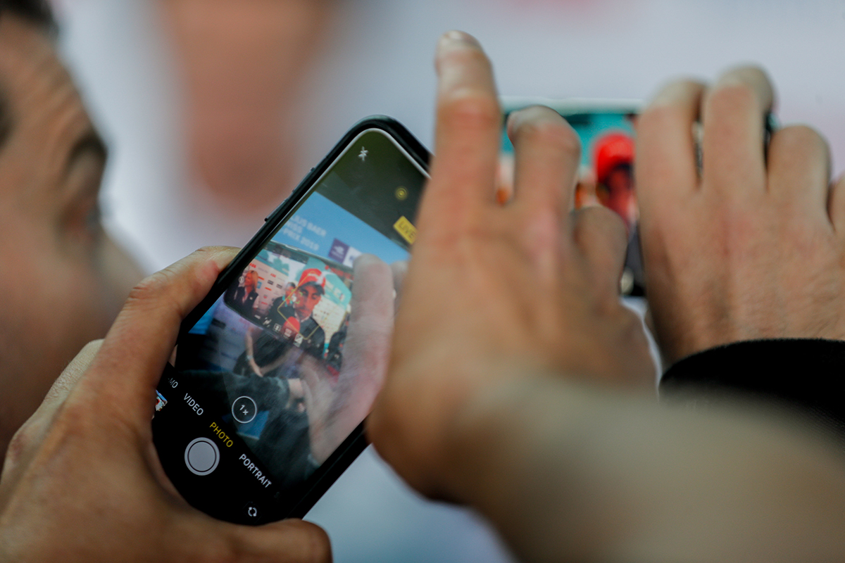 Formula-E-Drivers-Mobile-Phone