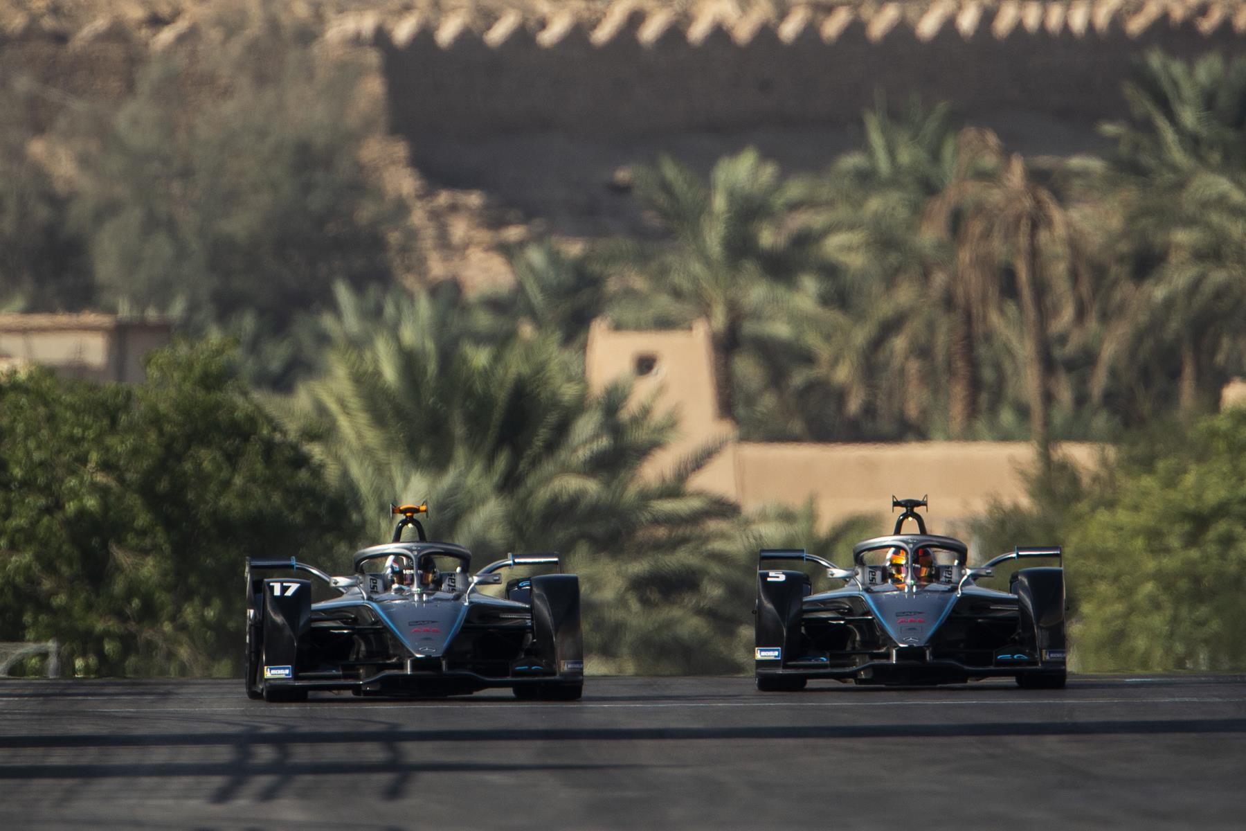 Mercedes-Formel-E-Debüt-Vandoorne-De-Vries