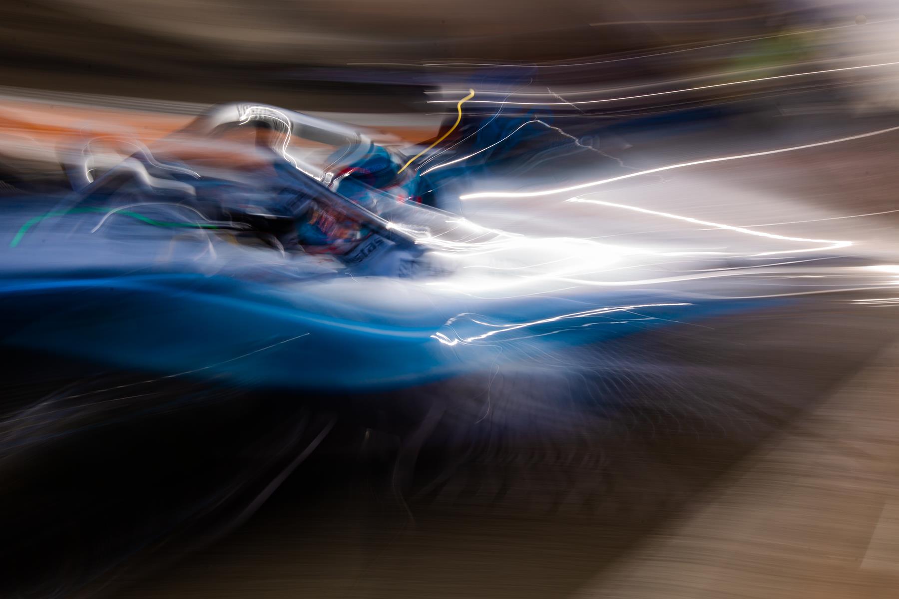 Mercedes-Valencia-blurred