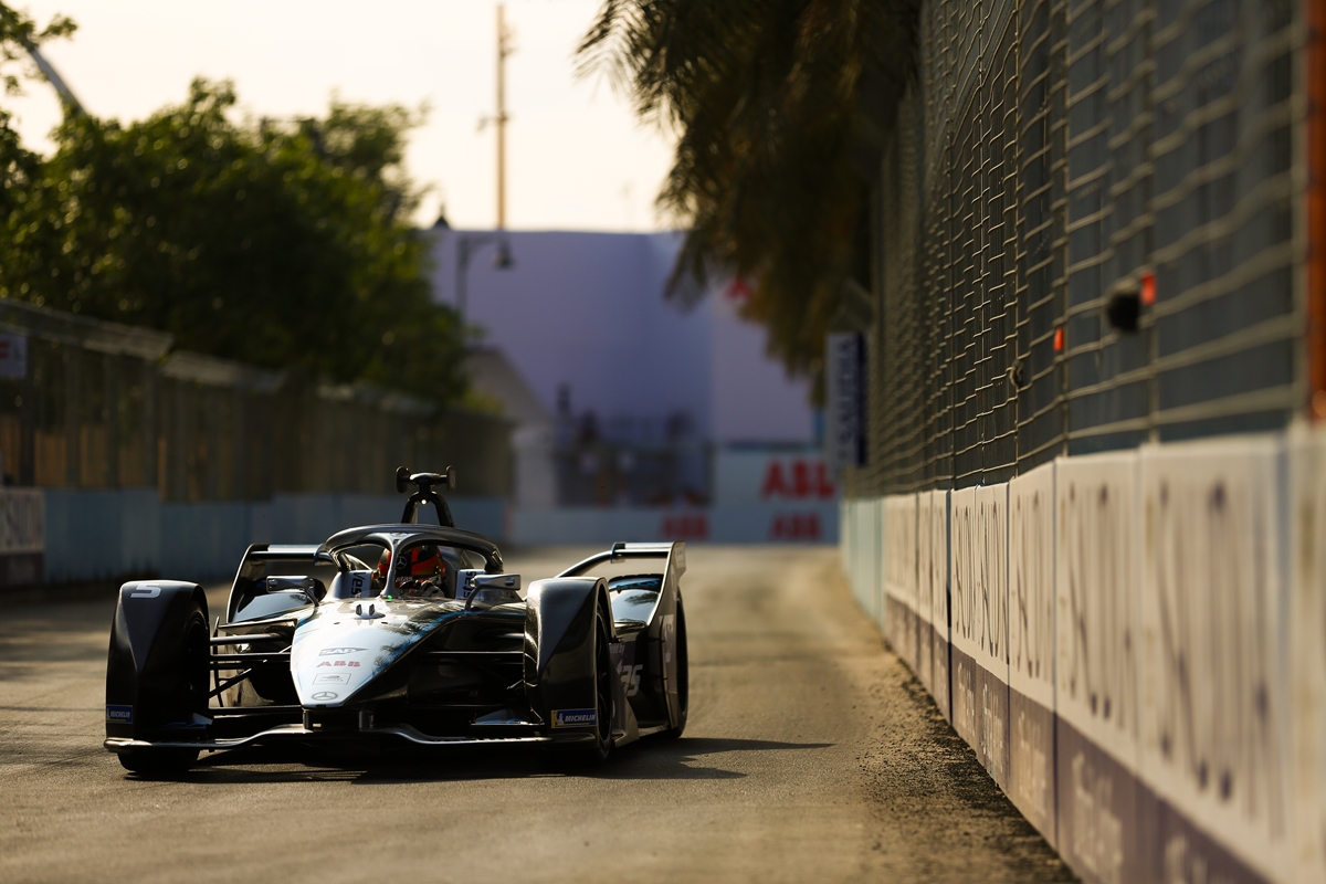 Vandoorne-Mercedes-Benz-EQ-Diriyya