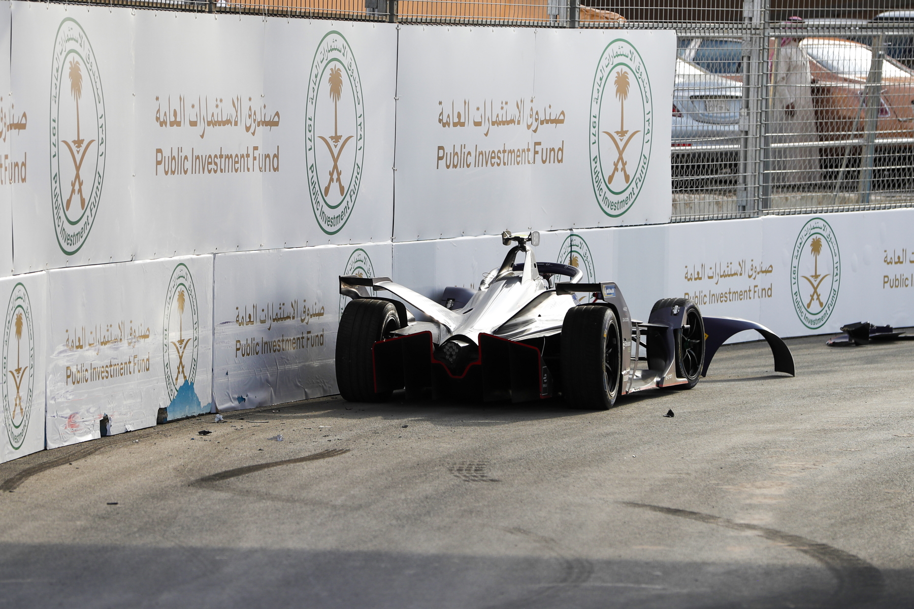 Sam-Bird-Crash-Formula-E-Diriyah