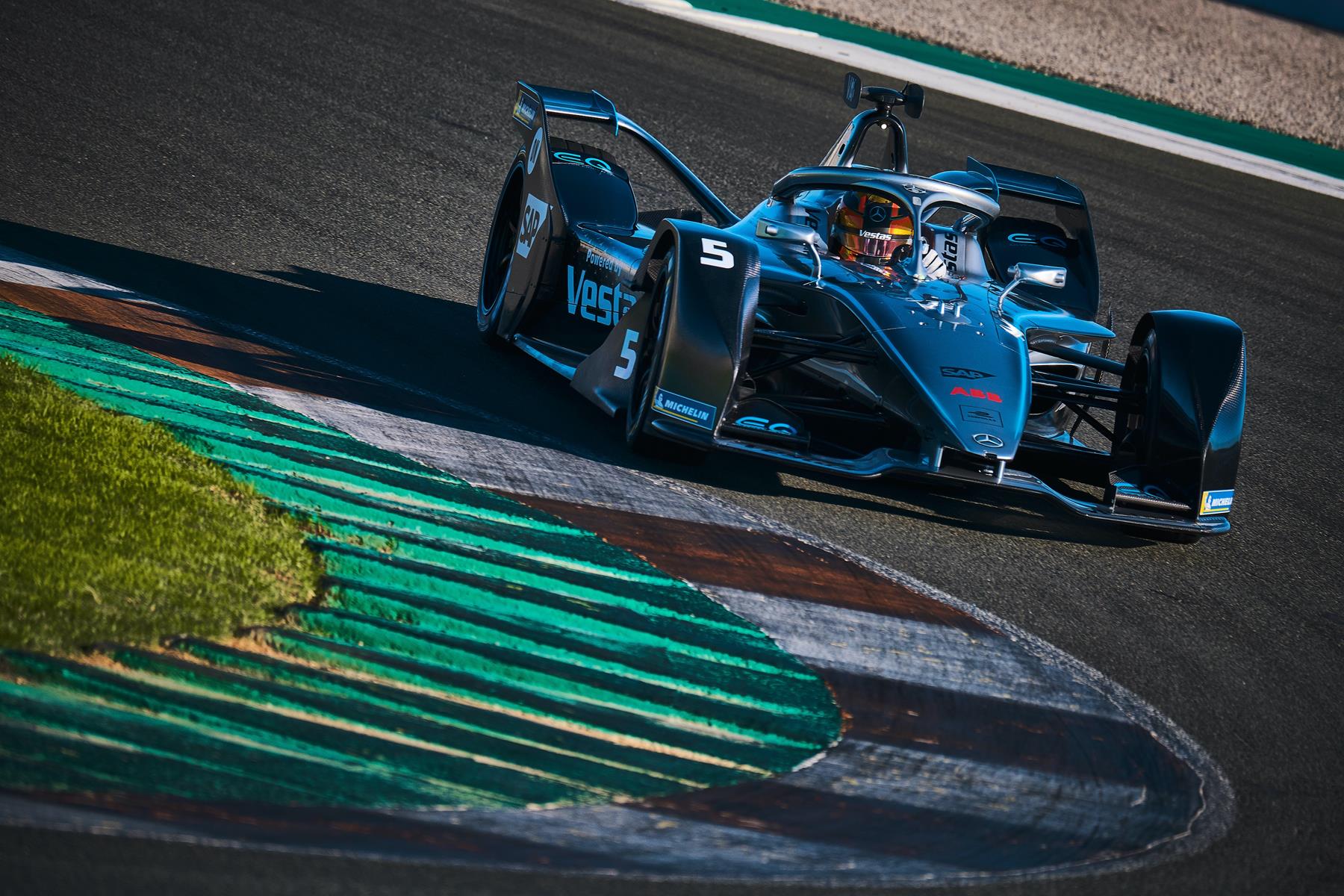 Stoffel-Vandoorne-Mercedes-Benz-EQ-Formula-E-Team-Valencia-Testing-Jamie-Sheldrick-Spacesuit-Media