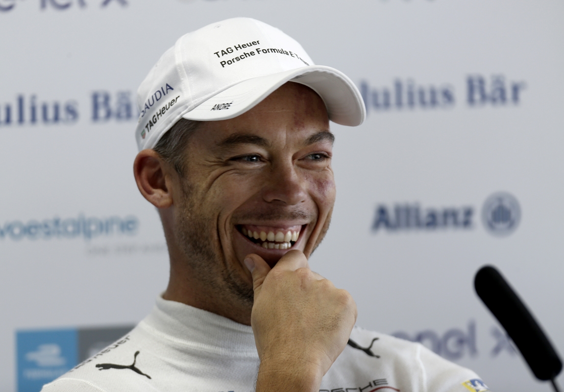 Andre-Lotterer-Laugh-Porsche-Valencia-Formula-E-Test