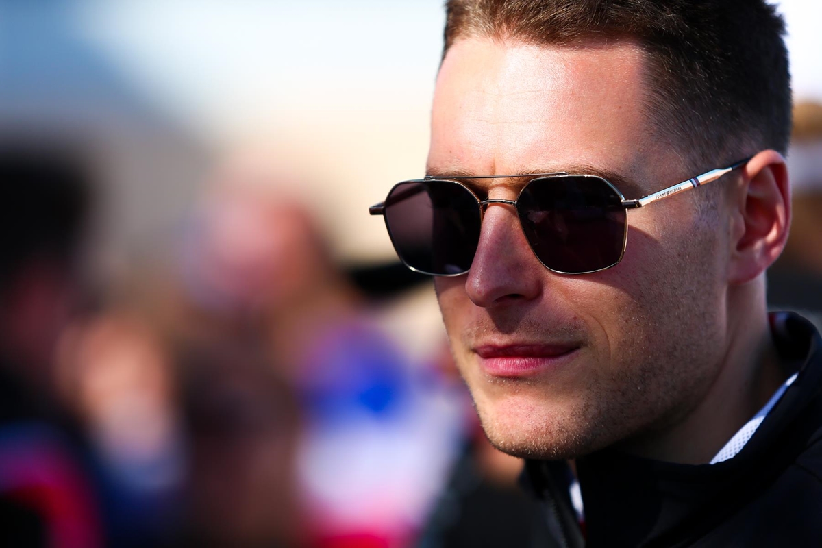 Stoffel-Vandoorne-Sunglasses-Diriyah