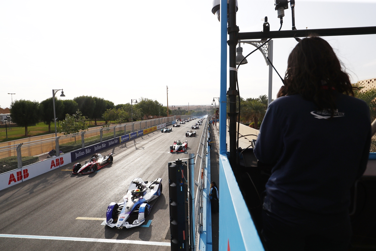 Diriyah-Race-Start-Saturday-Grid