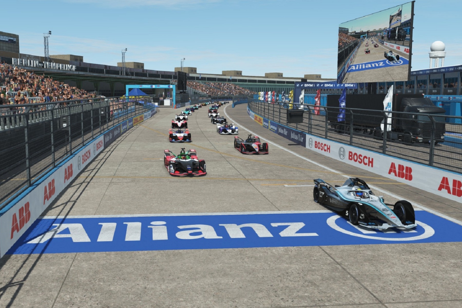 Race-at-home-challenge-Berlin-start-scene