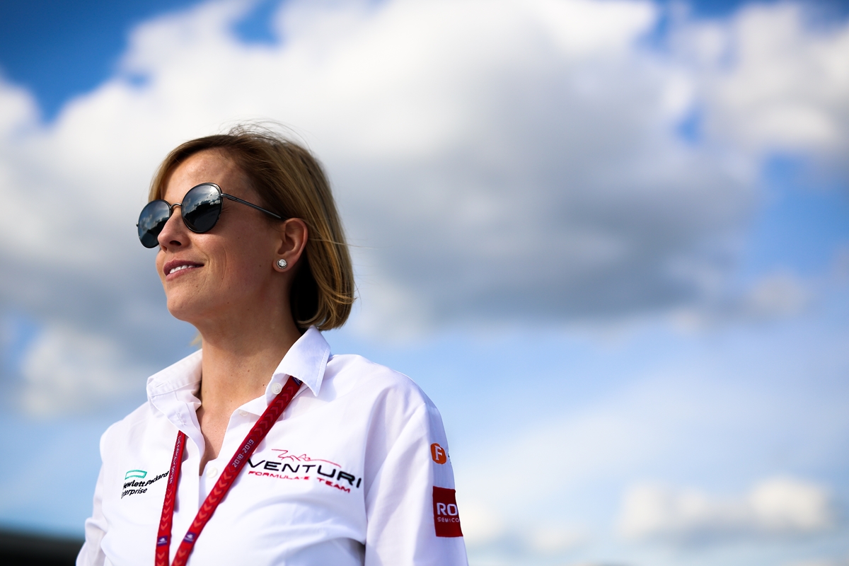 Rokit-Venturi-Racing-Susie-Wolff-Sunglasses