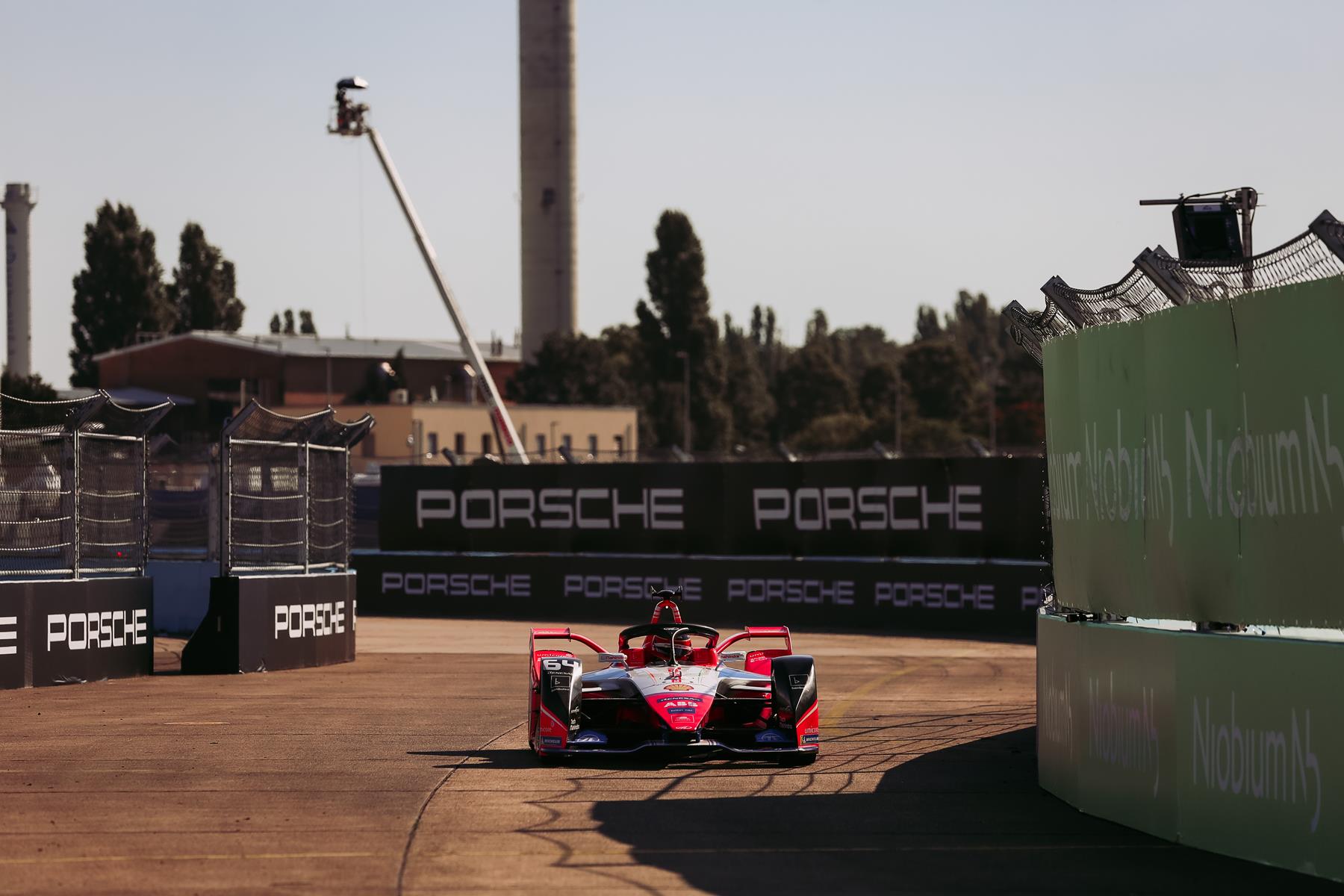 Jerome-d'Ambrosio-Mahindra-Racing-Berlin-E-Prix-2020-new-layout-Porsche-advertisement