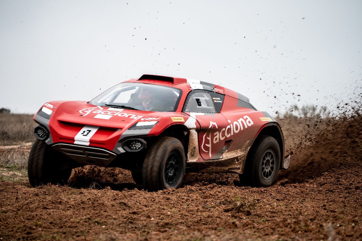 Extreme-E-Acciona-Sainz-XE-Team-Car-mud