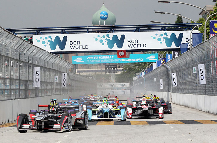 Der Start zur zweite Runde der Formel E in Putrayaja
