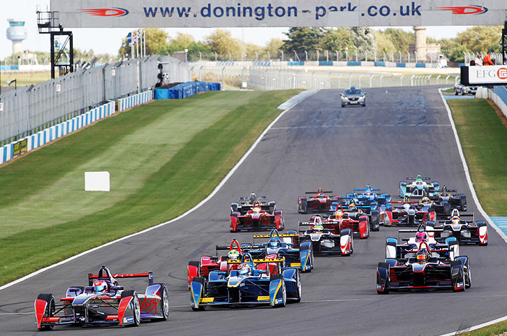Rennsimulationstag der Formel E in Donington Park