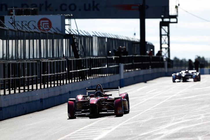 Rennsimulationstag der Formel E in Donington Park