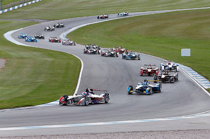 Rennsimulationstag in Donington Park