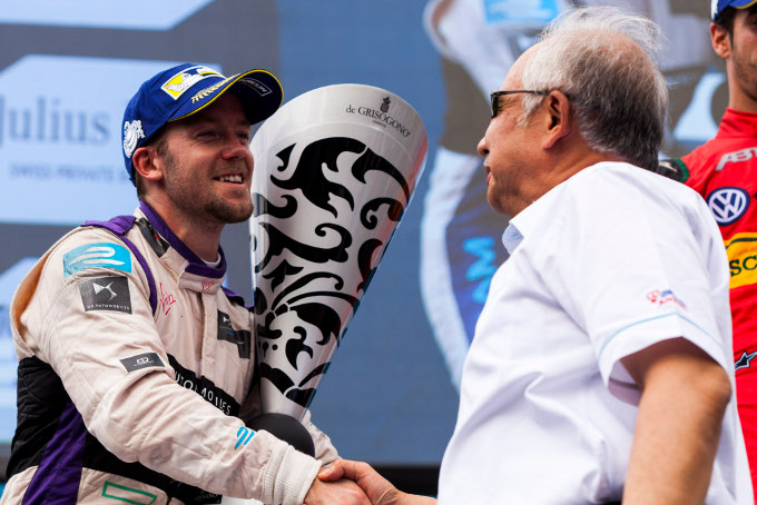 Sam-Bird-Virgin-Putrajaya-Podium-Trophy