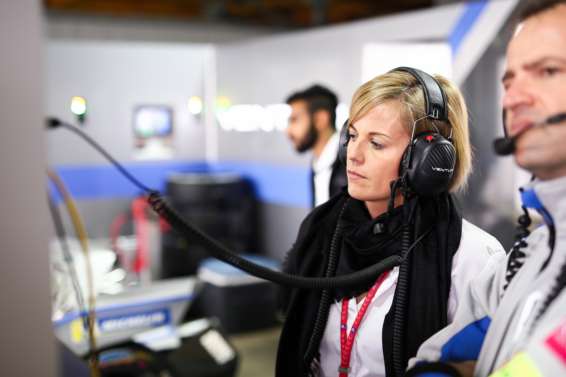 Susie-Wolff-in-pit-diriyya-eprix