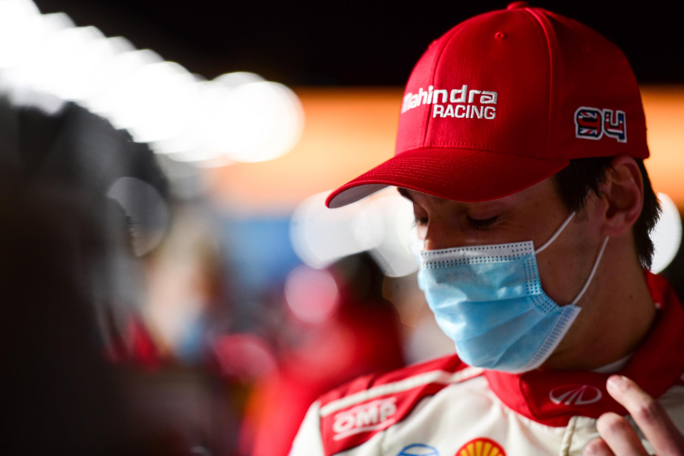 Alex-Lynn-Pitlane-Diriyah-2021