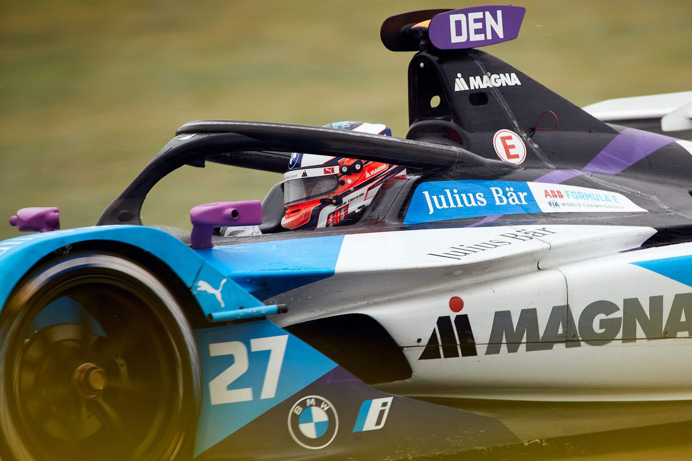 Jake-Dennis-BMW-wins-in-Valencia-2021