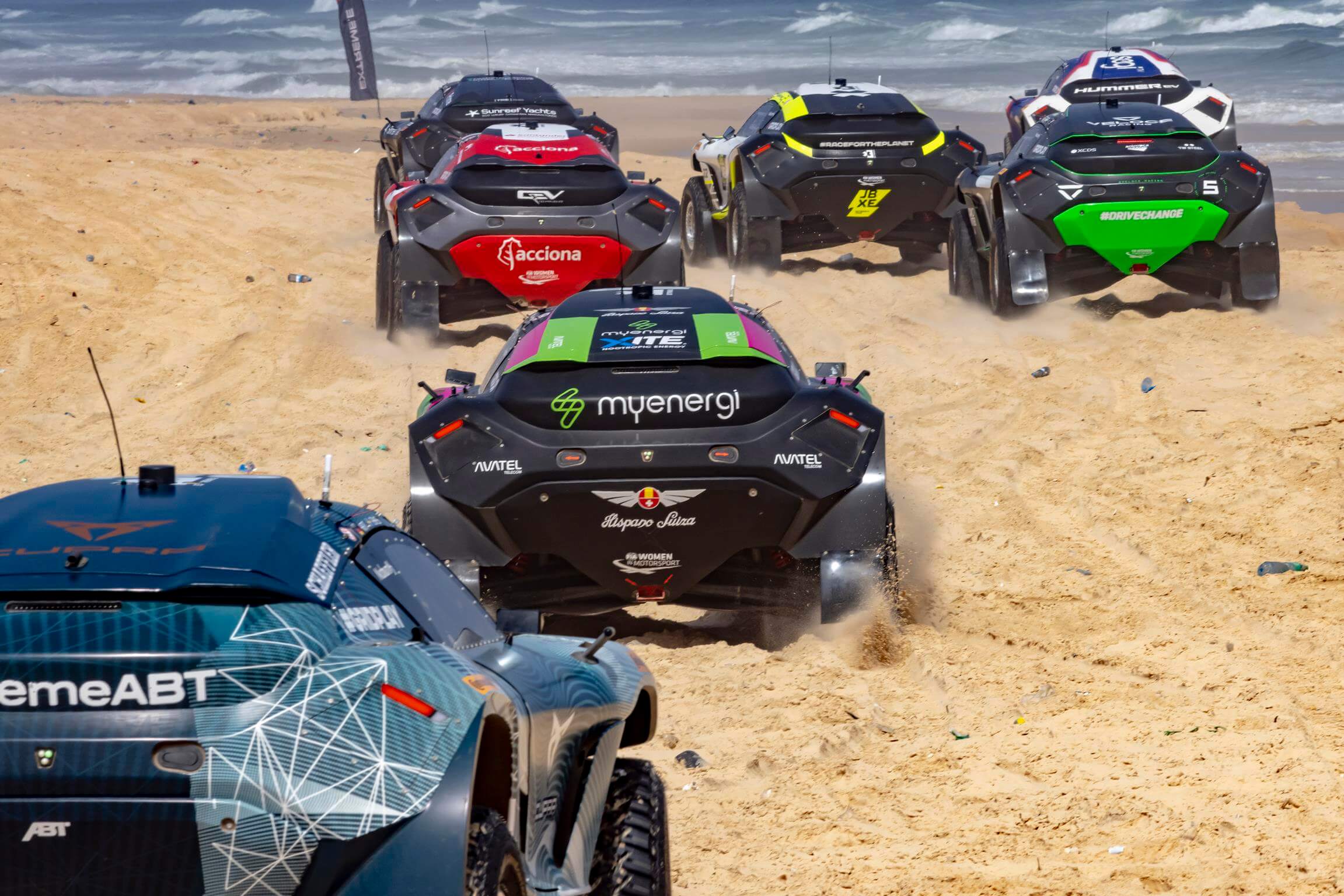 Extreme-E-Cars-on-Beach-Lac-Rose