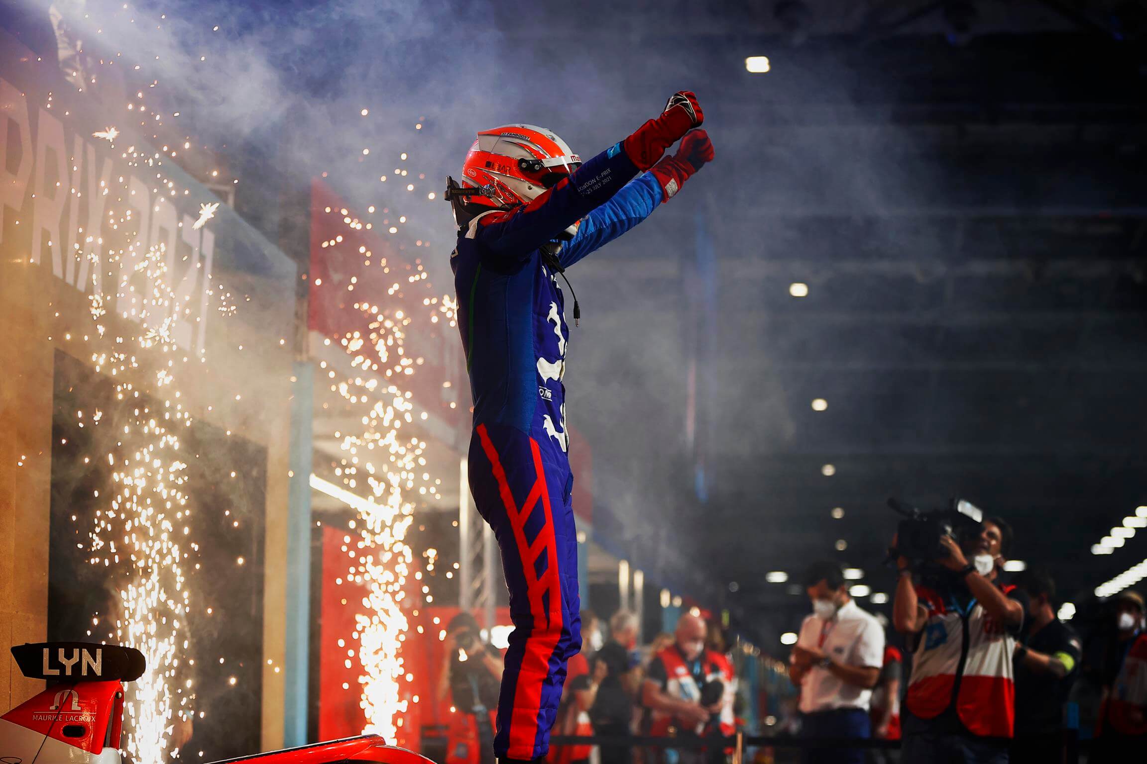 Alex-Lynn-first-Formula-E-Win-London-Fireworks