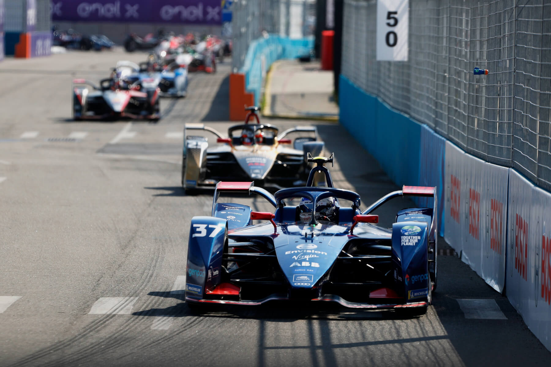 Racing-Queue-New-York-City-Big-Apple