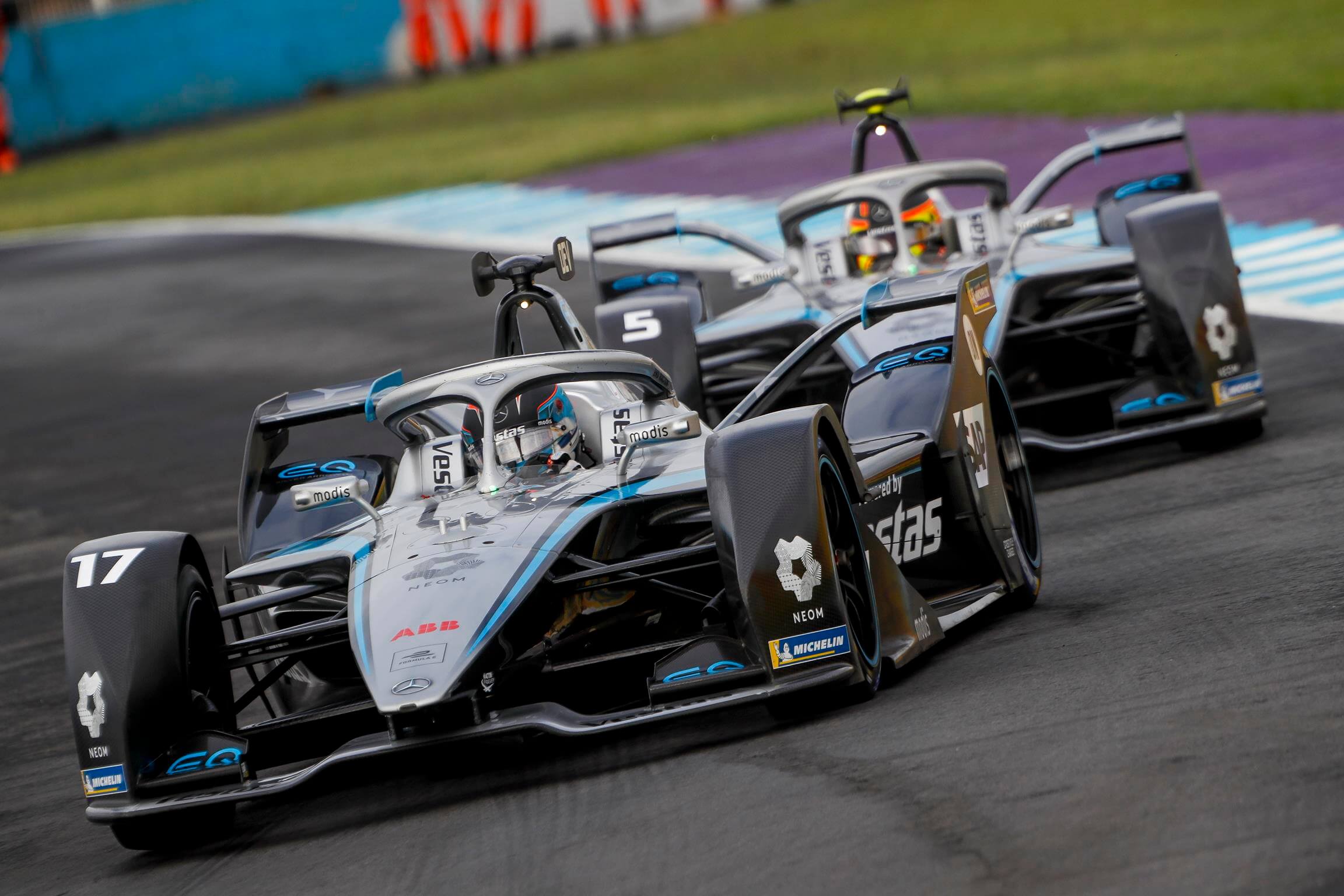 De-Vries-Vandoorne-Mercedes-Formula-E-Puebla