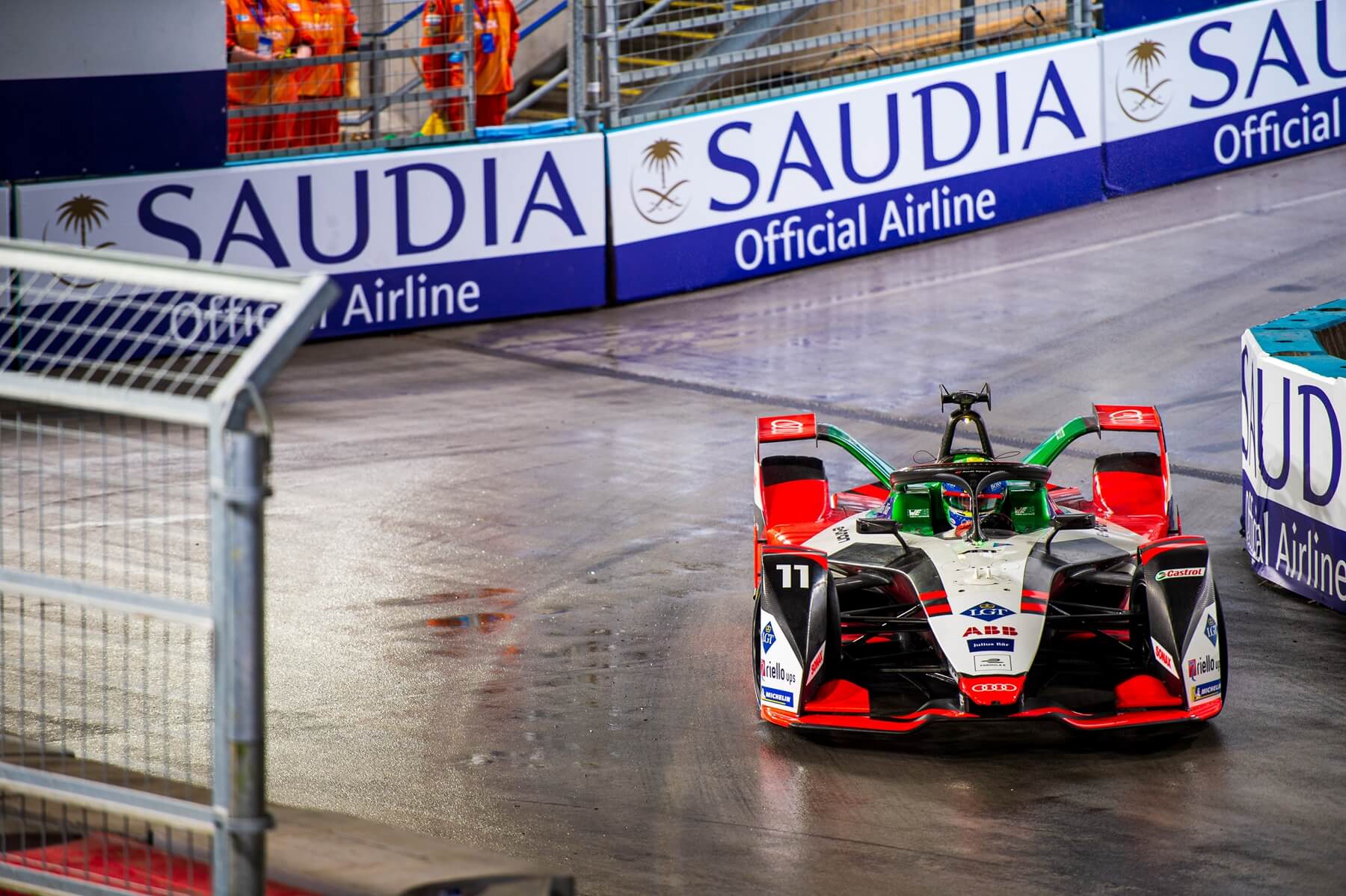 Pitlane-Exit-Audi-London-Grassi