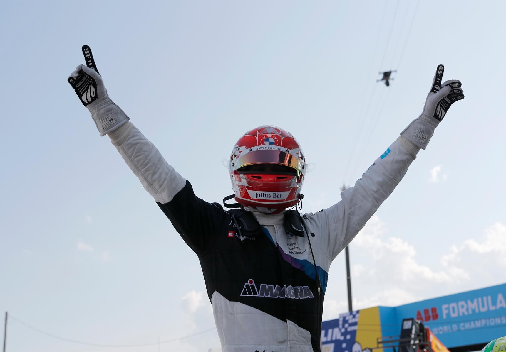 Victory-in-New-York-City-for-BMW-Maxi-Günther