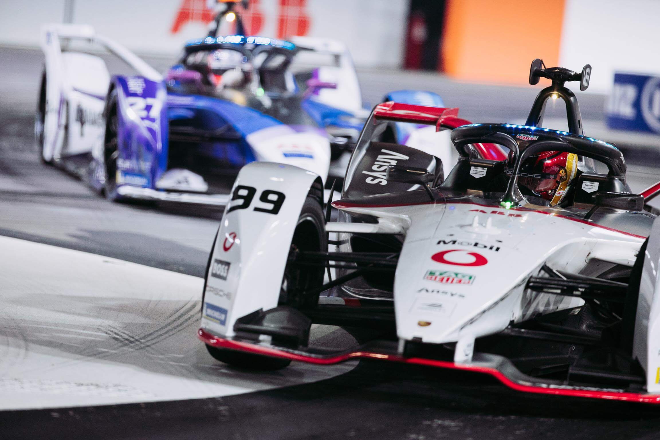 Wehrlein-Porsche-vor-Dennis-BMW-London