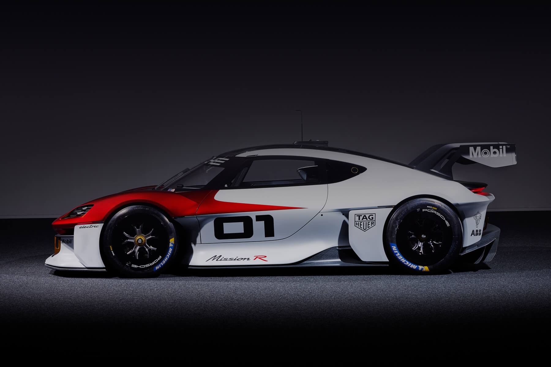TAG-Heuer-Porsche-01-Red-White-Mission-R