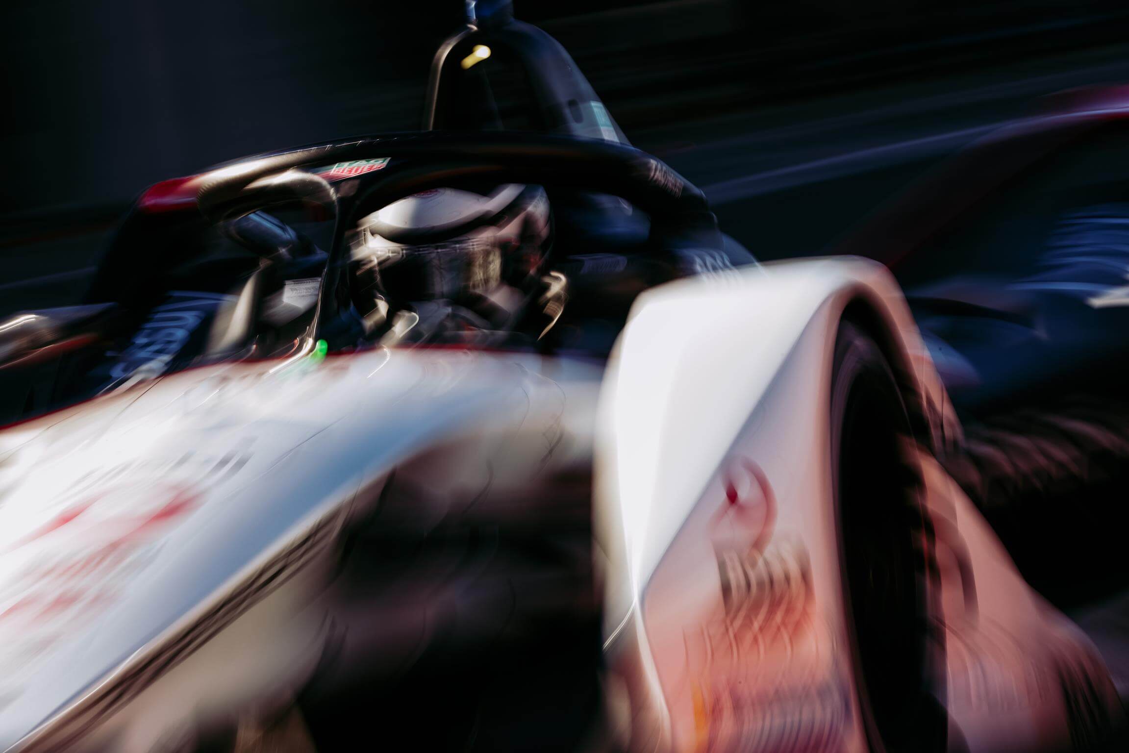 Porsche-Lotterer-Valencia-Testing-blurry