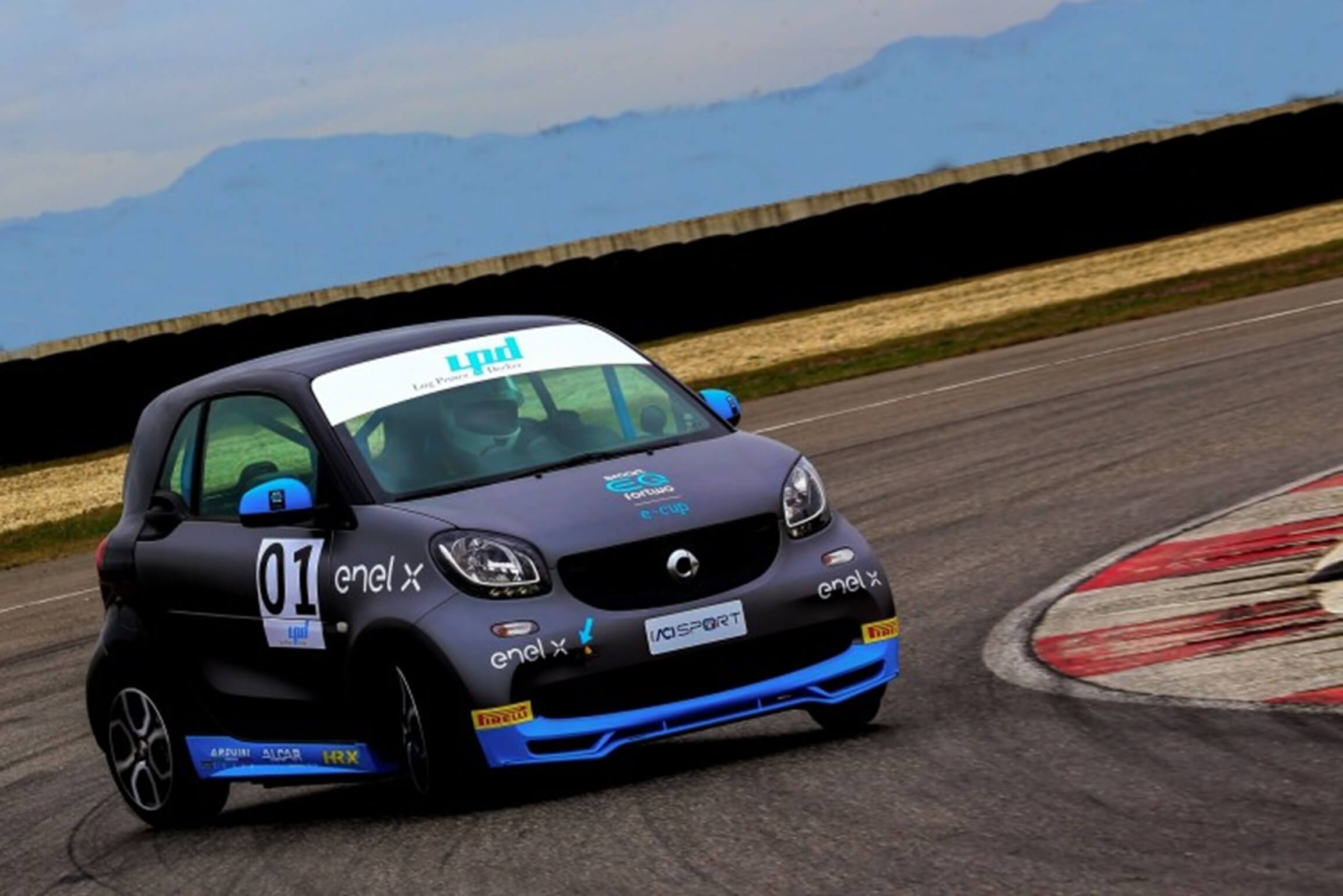 Smart-Car-Drift-Blue-Black-Italia