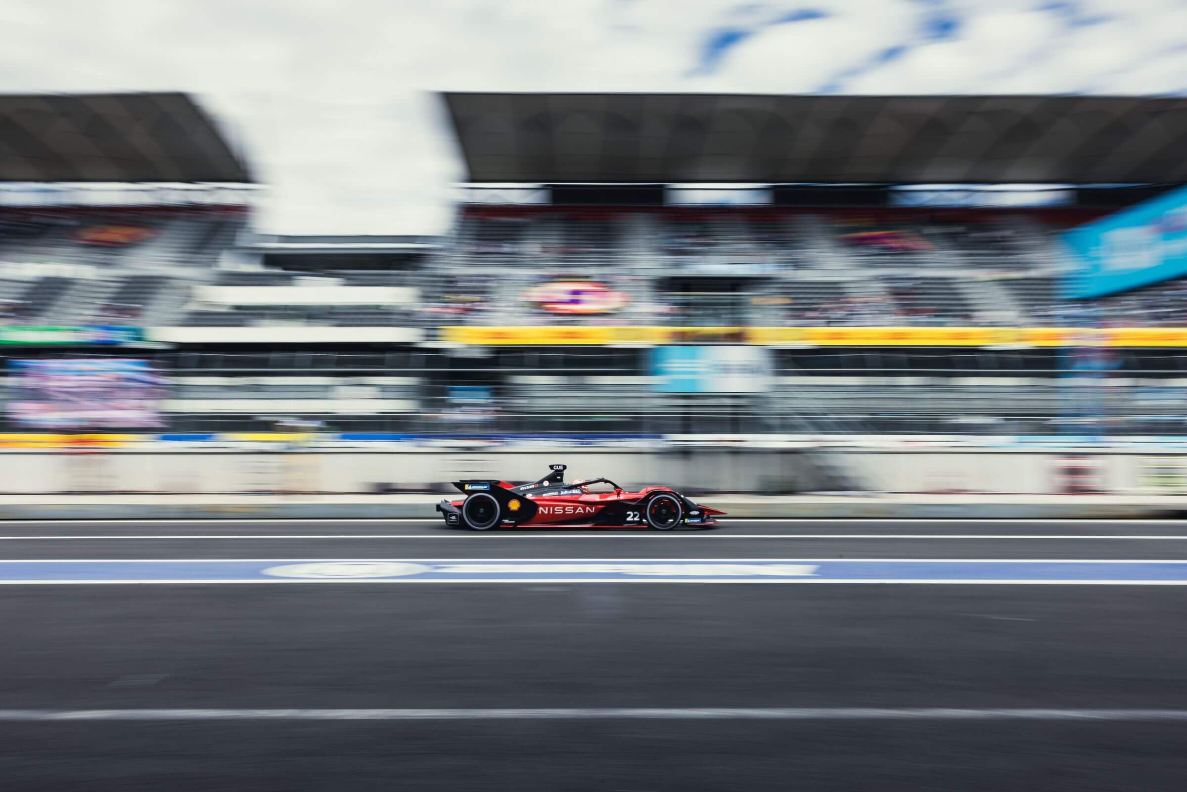 Maximilian-Günther-in-pitlane-mexico