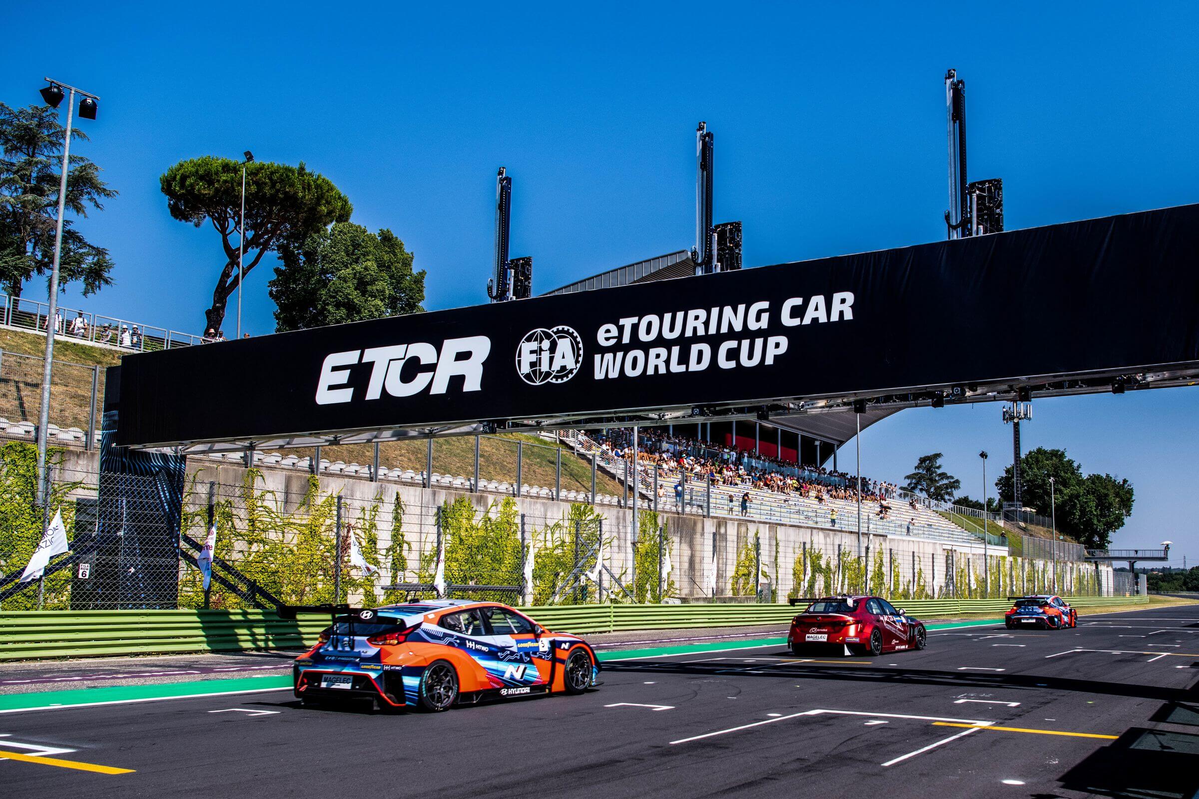ETCR-Vallelunga-start-finish-line