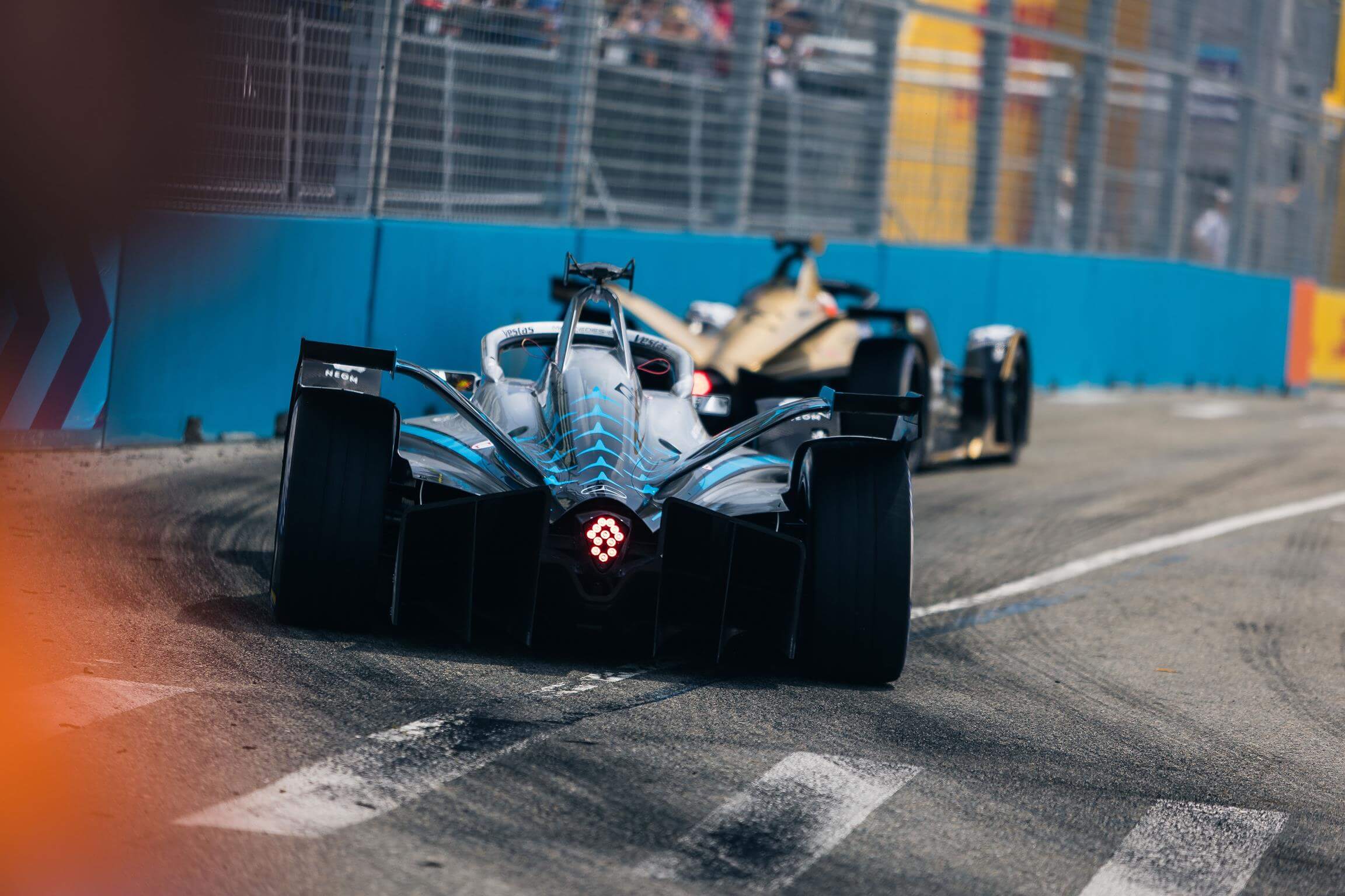 Formel-E-Autos-von-hinten