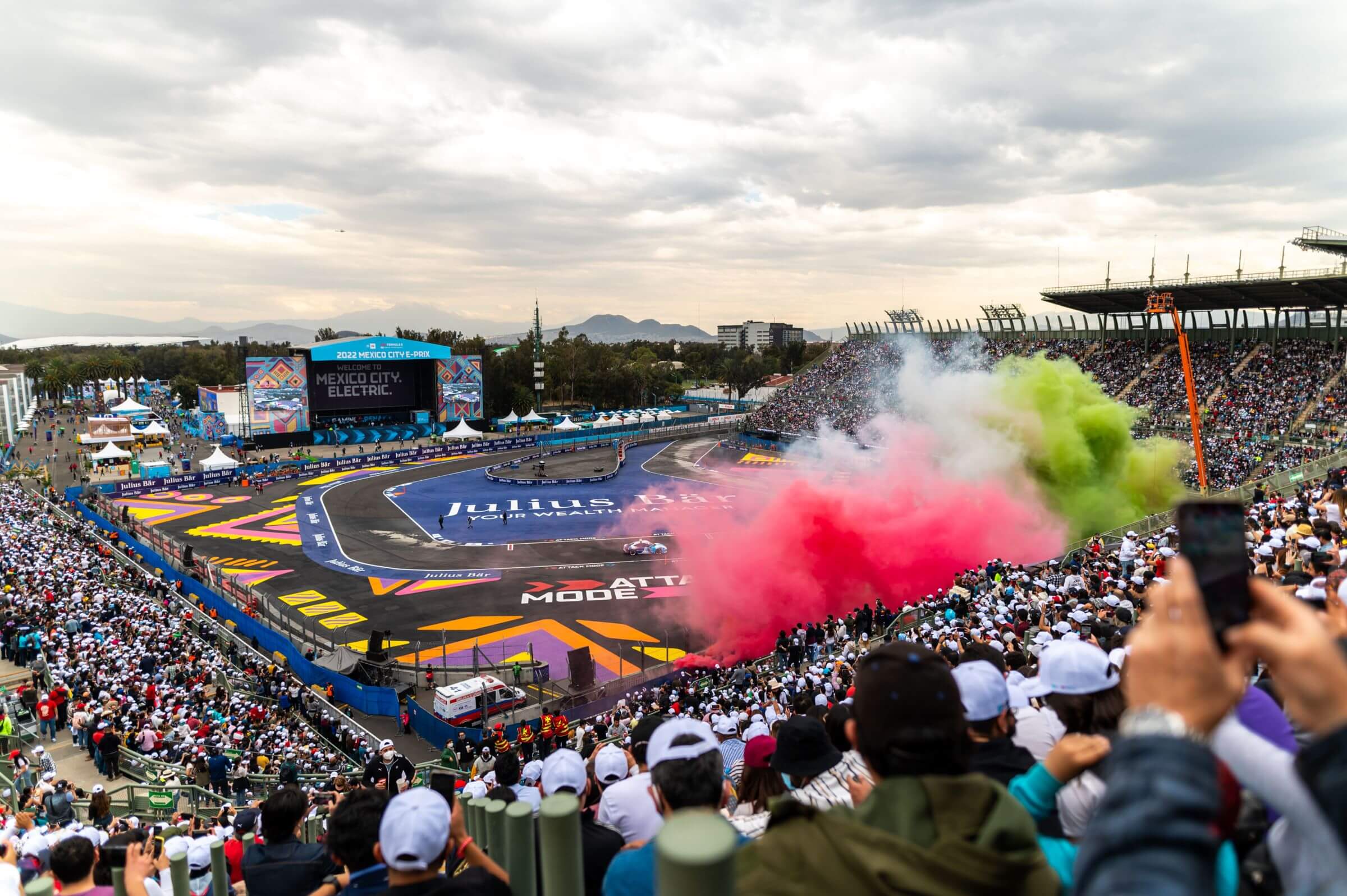 Stadium-Mexico-City-Flares