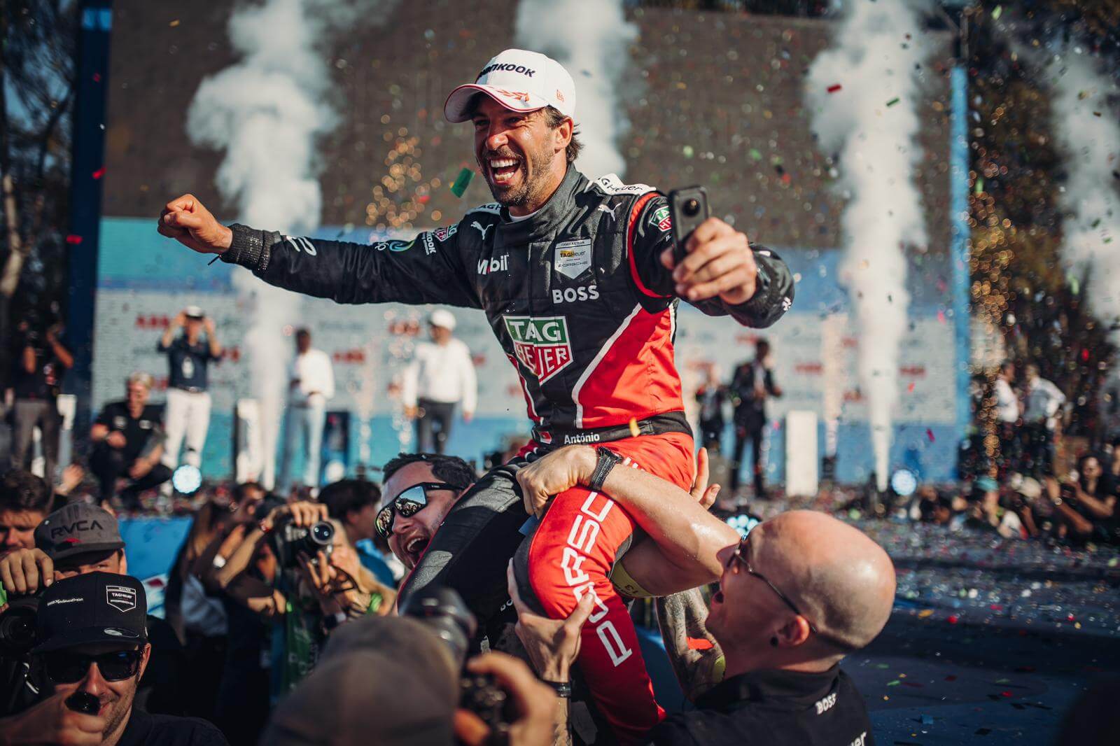 Antonio-Felix-da-Costa-Shoulders-Porsche