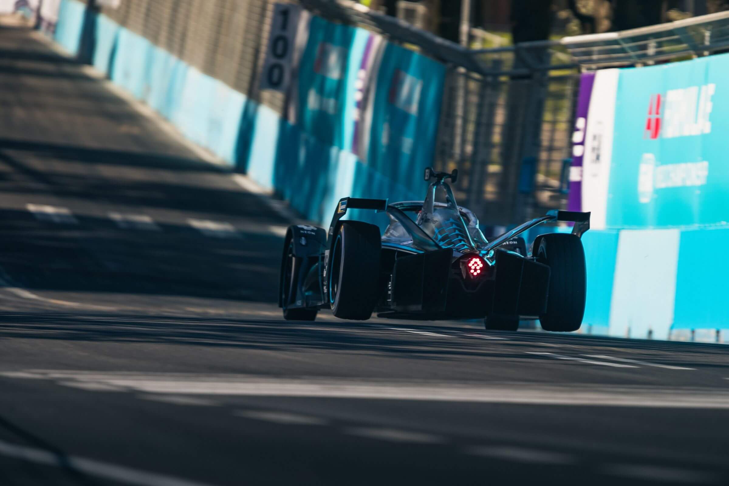 Mercedes-EQ-Lift-Tyres-Rear-Roma