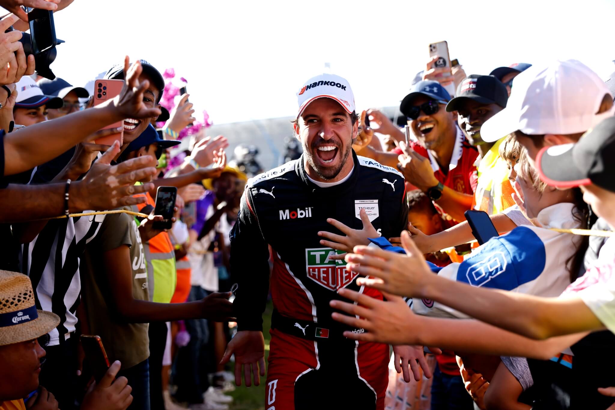 Crowd-Felix-da-Costa-Formula-E-Cape-Town-E-Prix